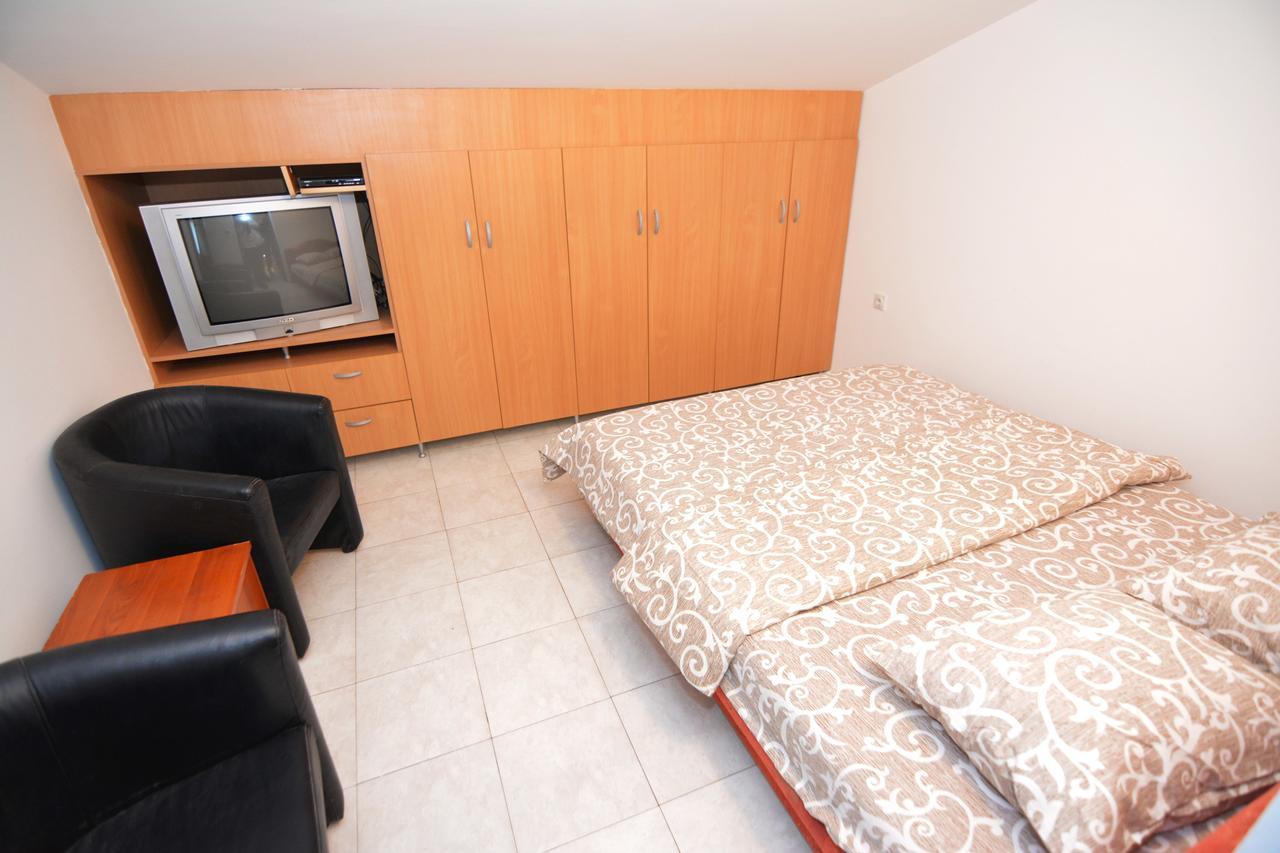 Apartments Jovana Petrovac Exterior foto