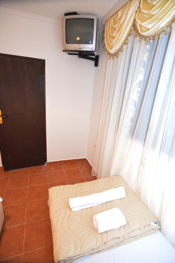 Apartments Jovana Petrovac Exterior foto